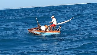 Guerreiros Do Mar PEQUENA JANGADA EM ALTO MAR 23 KM DA COSTA  VOLTAMOS COM MUITO PEIXE [upl. by Annehs]