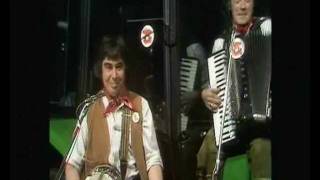 The Wurzels Combine Harvester ToTP 1976 2nd appearance [upl. by Niatirb]