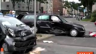 Drei Verletzte bei Verkehrsunfall am Katzensprung in Kassel [upl. by Ciro]