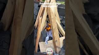 Como prender el FUEGO para el asado Shorts asado [upl. by Llenrev]