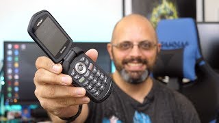 Using The Kyocera DuraXVXE A 2014 Flip Phone In 2018 Verizon [upl. by Olgnaed]