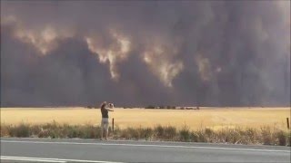 Horrific Australia Pinery bush fire Peter Rosenfeld lucky escape Disturbing content [upl. by Emarie]