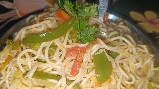 Aaj ham banaenge naye tarike se noodlesfood Bina soya sauce aur Bina pyaj ke banane noodles👌👌👌 [upl. by Leumel]