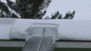 The MinnSNOWta Titan Roof Razor® in action [upl. by Hamfurd524]