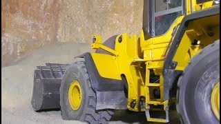 RC KIROVETS K 701 6x6 IN ACTION COOL VOLVO WHEEL LOADER L250G AT WORK HEAVY BIG WHEELS [upl. by Susejedairam292]