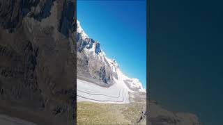 Gleitschirm fliegen über dem Aletschgletscher shorts Gleitschirm aletschgletscher [upl. by Nortal]