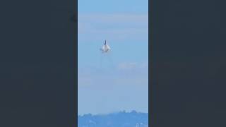 F22 Raptor climbing high above SF Bay fleetweek sanfrancisco airshow youtubeshorts [upl. by Sheilah545]