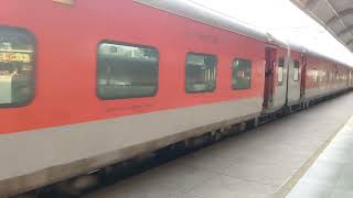 Tirupati  Hazaradnizamudin super fast express skip loop line due to fright train [upl. by Calbert137]