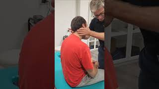 manipolazione cervicale cervicalgia osteopatiapreventiva enricobernardis brescia [upl. by Yeorgi723]