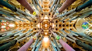 La Sagrada Familia ⛪️  Beginner Spanish  Places in Spain 4 [upl. by Allenod229]