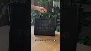 Unboxing the Marc Jacobs Tote Bag 🖤 unboxing marcjacobs totebag bag purse black leather [upl. by Erasme]