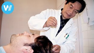 Unerklärliche Kopfschmerzen  Patient testet die traditionelle chinesische Medizin [upl. by Ynna379]