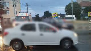 Accident rutier la sensul giratoriu din centrul localității Ovidiu [upl. by Arima]