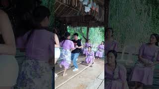 How to dance tinikling tinikling [upl. by Romain]