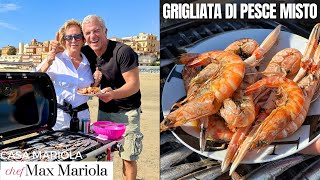 GRIGLIATA DI PESCE AL BBQ A GAS Weber Traveler Al mare con Mamma Fiorella e Chef Max Mariola [upl. by Detta]