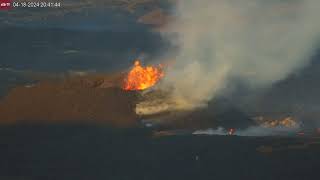 People Approaching Iceland Volcano Provide Size Perspective Apr 18 2024 [upl. by Eednarb]