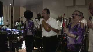 quotSe Esta Quemandoquot La Charanga America at The Taino Towers video by Jose Rivera 101613 [upl. by Linet]