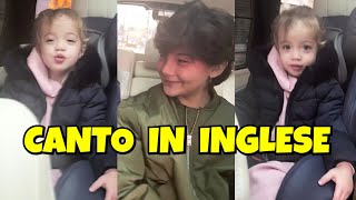 Luna Marì in Macchina canta una canzone in inglese e Belen Rodriguez la Riprende dolcissima [upl. by Aara]