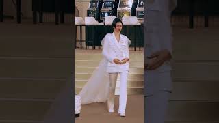 Channer BRIDE KENDALL JENNER Closing The Chanel Official FALLWINTER HAUTE COUTURE 2015 shortsfeed [upl. by Carma102]