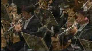 Joe Hisaishi Live performance  Howl Moving Castle Main them [upl. by Cleopatra]