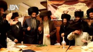 Lelov Nikolsburg Rebbe Throwing Towels  A Newly Wed After Making Havdalah [upl. by Marianne]