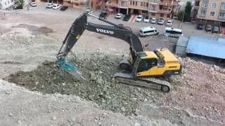 volvo ec 300 dl ekskavatör kırıcı ile çalışması [upl. by Debbie]