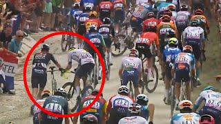 TOUR DE FRANCE 2024  Séquence dingue  Des coureurs à pied dans le terrible chemin blanc [upl. by Pederson]