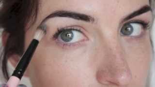 Comment maquiller ses sourcils [upl. by Zacherie]