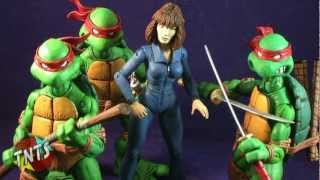 NECA Teenage Mutant Ninja Turtles SDCC Exclusive April ONeil Figure Video Review [upl. by Nnylirret]