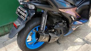 Yamaha Aerox 155 with Akrapovic M1 GP real carbon heat guard sound check [upl. by Boothe]