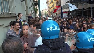 Meloni a Torino il dirigente della polizia quotBasta hanno rottoquot Poi parte la carica sugli studenti [upl. by Kelli]