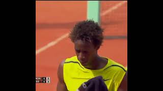 Roland Garros 2009 QF  Federer Monfils Preview [upl. by Kubis207]