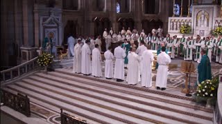 Vêpres et Messe avec le Séminaire de Paris 10 septembre 2016 [upl. by Refotsirc498]