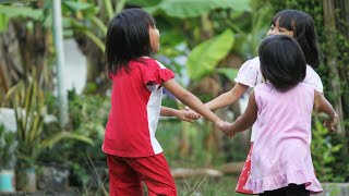 Kinderlied für den Stuhlkreis Ein Schmetterling [upl. by Aisitel]