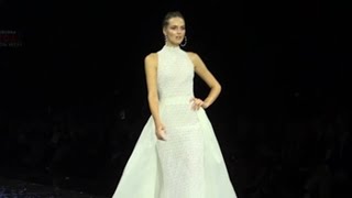 Rosa Clará da brillo a las novias en la semana de Barcelona Bridal [upl. by Ahsemot]