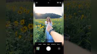 Con iPhone al TRAMONTO 👀 foto a Ester con girasoli 🌻 shooting in collina 🌿 TikTok Shorts [upl. by Amero926]