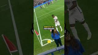 Warum HEBEN ALLE Fußballer ihre Hand bei einem Eckball 😳🤯 fußball neymar dimaria kimmich [upl. by Spike]