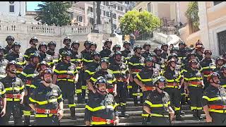 inno vigili del fuoco cantato a piazza di spagna roma 1 giugno 2022 il pompiere paura non ne ha [upl. by Burman]