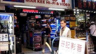 香港深水埗鴨寮街超爆阿姐SELL音響 HiFi salesperson in Hong Kong [upl. by Yup642]