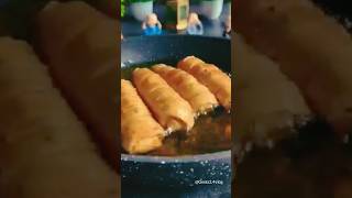 समोसा रोल रेसिपी ।।😋 samosa rool food trending new recipe shortsfeed viralvideo [upl. by Eaneg]