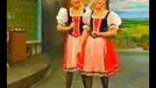 Gitti amp Erika  Walzer Medley Melodienbrunn 1993 [upl. by Prosper97]