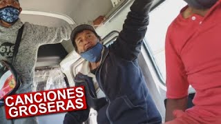 Poniendo canciones Graciosas dentro de una Combi BROMA [upl. by Teador]