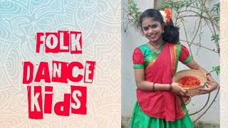 Folk dance for kids pookari pooveno nalla nalla poomaala [upl. by Nyrual]