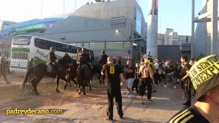 Ataque de la Policía a hinchas de Peñarol  Partido vs Rentistas [upl. by Mara]