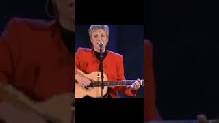 Snowbird  Anne Murray 1996 Live [upl. by Nairahcaz684]