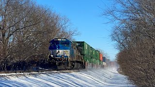 NS 4001 with awesome hybrid K5LLA leads NS 262 through Valparaiso [upl. by Cook]