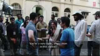 Aamir having fun while shooting Talaash  Aamir Khan Rani Mukherjee [upl. by Bannasch]