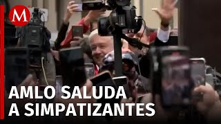 AMLO sale a pie de su casa en Tlalpan rumbo a San Lázaro [upl. by Auj342]