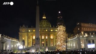 Vaticano accesi albero di Natale e presepe in Piazza San Pietro [upl. by Hylton]