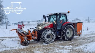 Steyr Expert CVT und Hydrac Schneepflug  Streuer im Winterdienst  Schneeräumung  Kurzvideo [upl. by Annahsed]